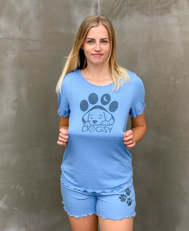 ⚠️ VAROVÁNÍ: V Dogsy pyžamu hrozí neplánovaně dlouhé gaučové lenošení a sladký spánek s pocitem dobrého skutku. ⚠️ ❤️‍🩹...